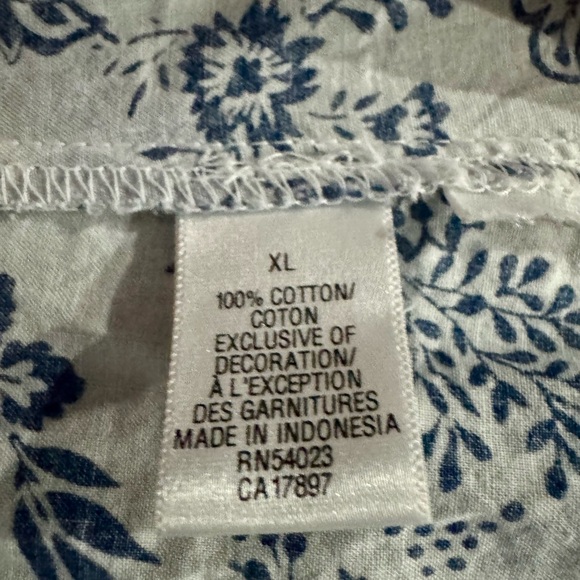 Old Navy Blue and White Long Sleeve Button Down Shirt - Picture 4 of 4